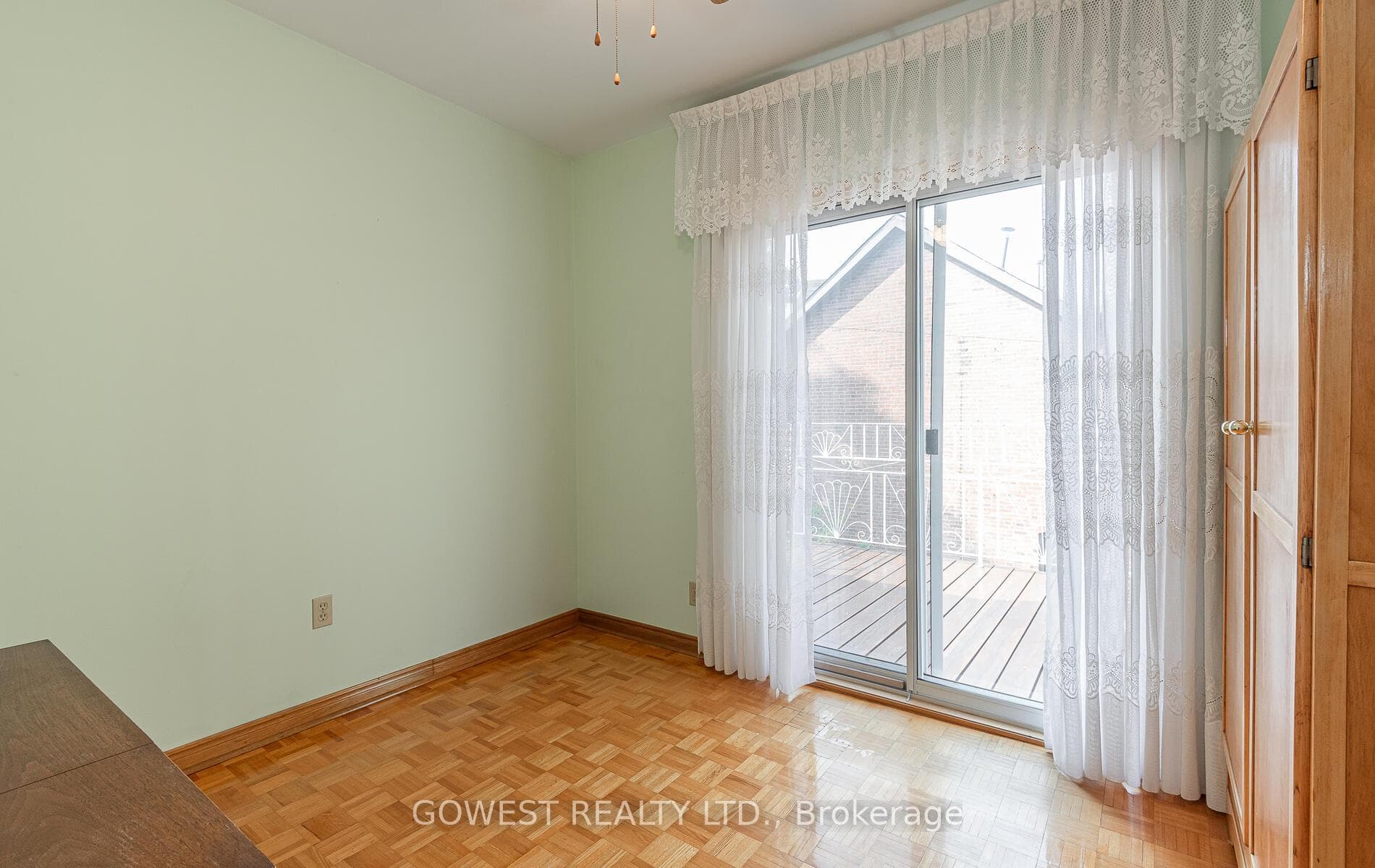 206 Macdonell Avenue photo 23