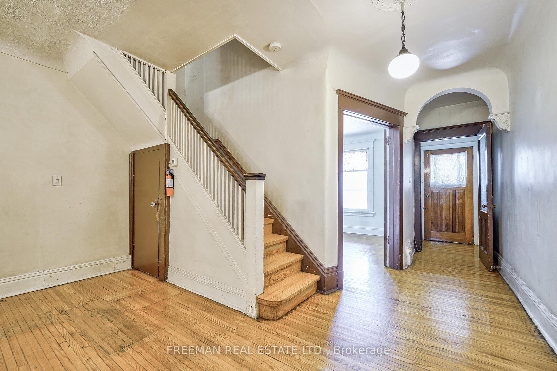 899 Bathurst Street photo 6