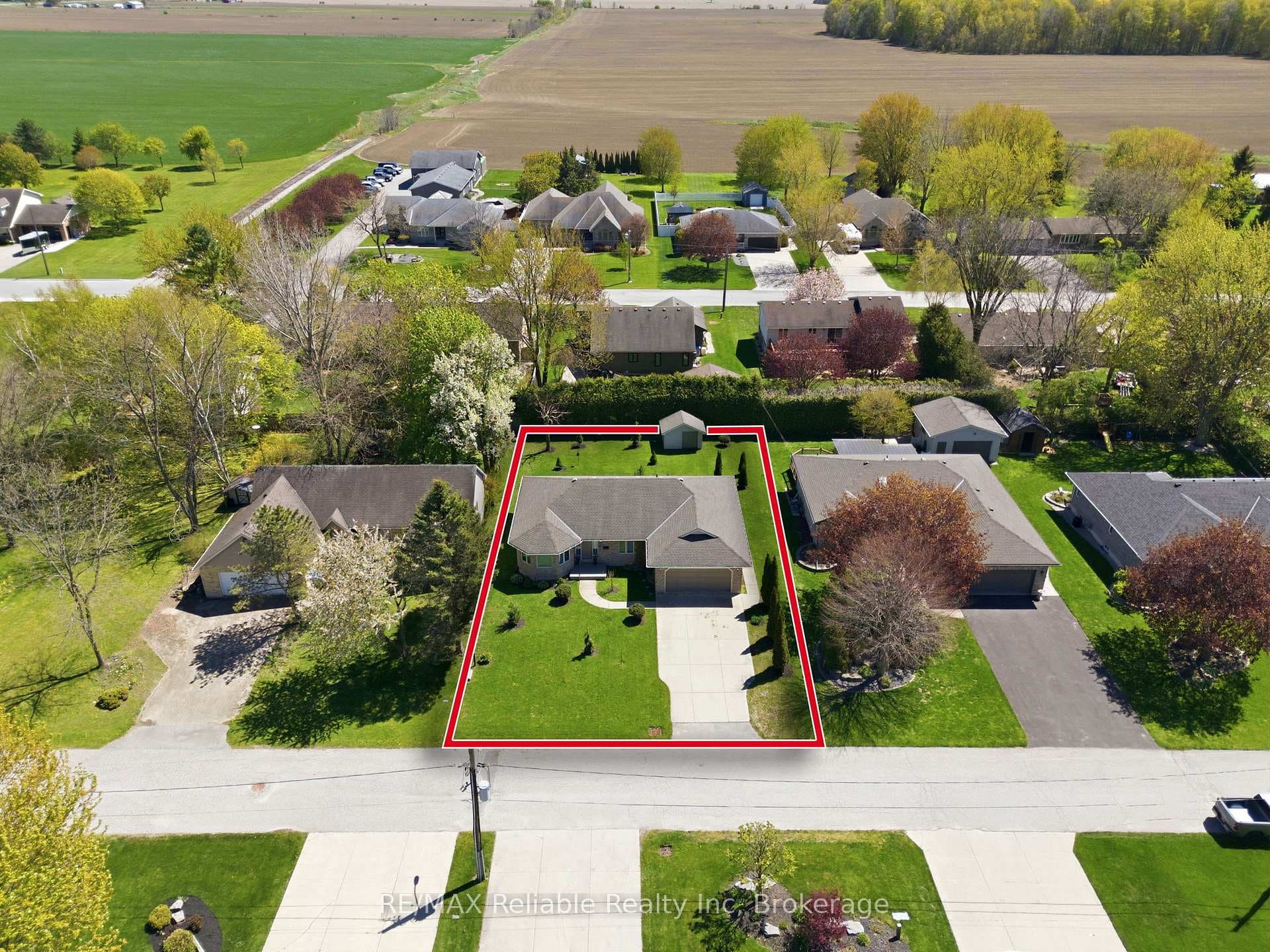 235 Willis Way photo 2