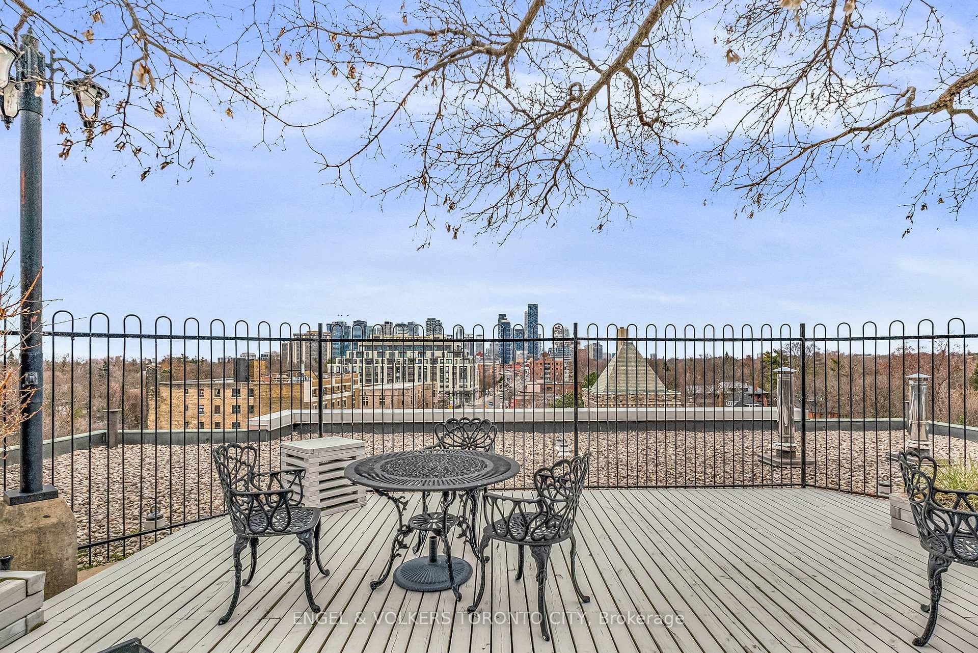 2900 Yonge Street photo 36