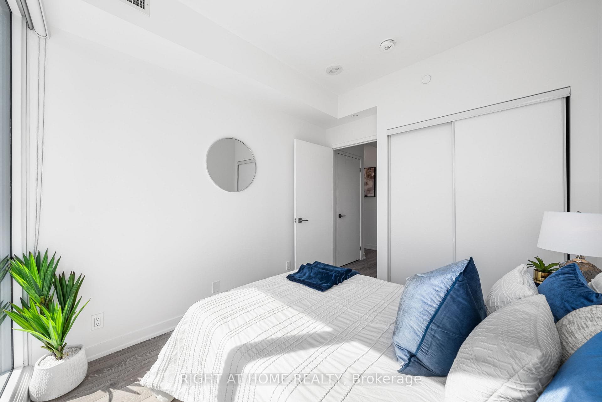 15 Holmes Avenue Unit 1502 photo 14