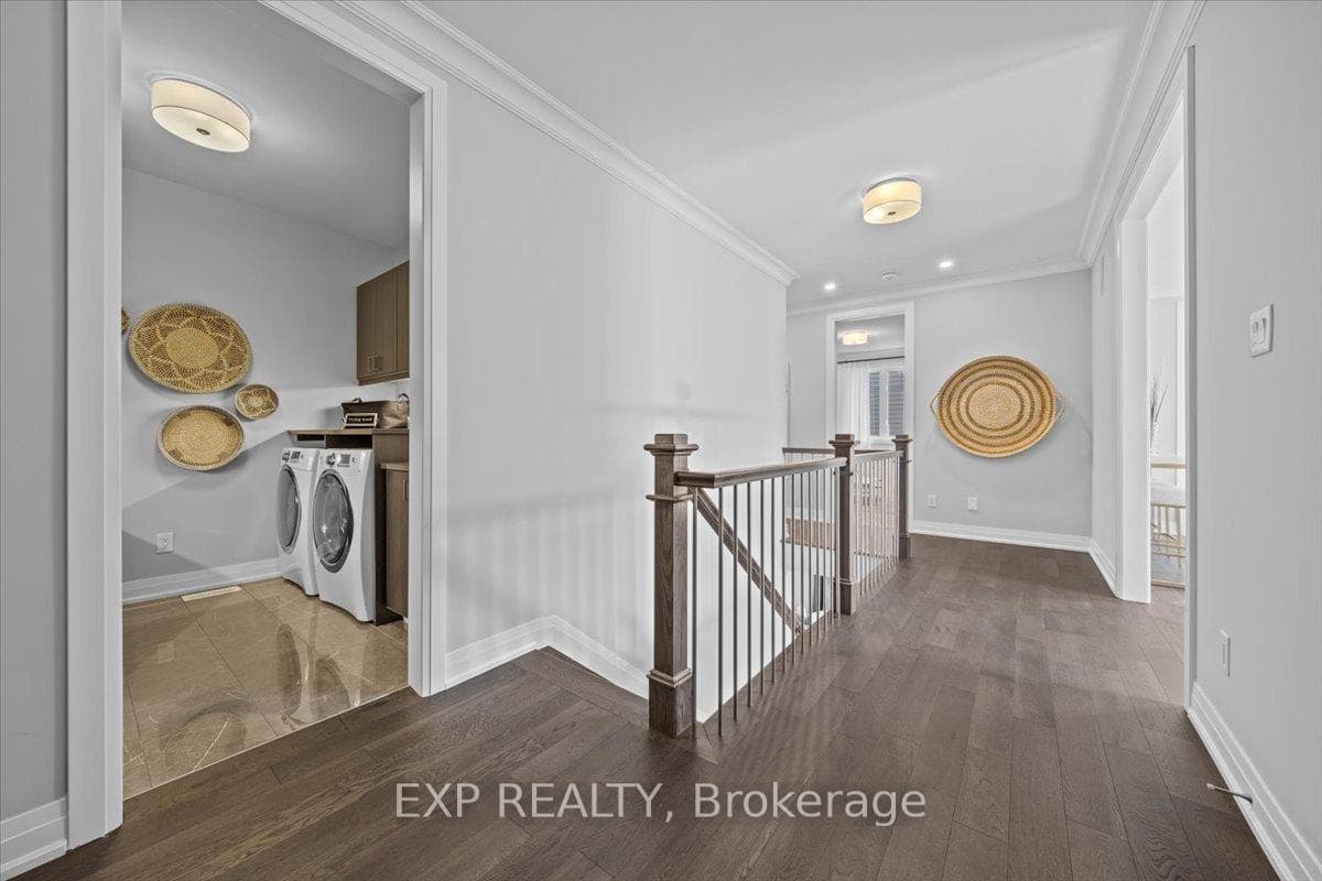 Images provided are to showcase builder finishes.