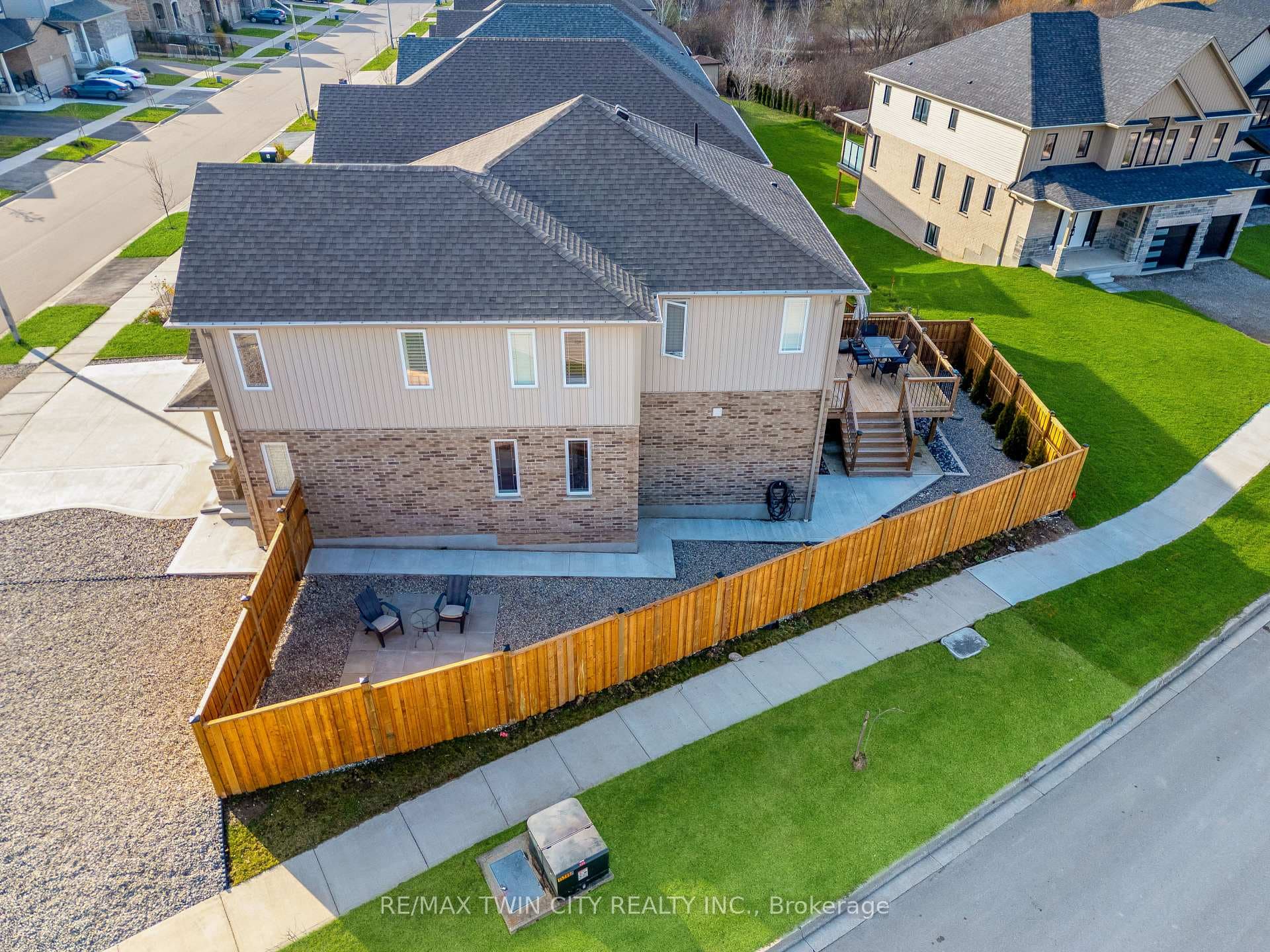 144 Cinnamon Fern Street photo 50