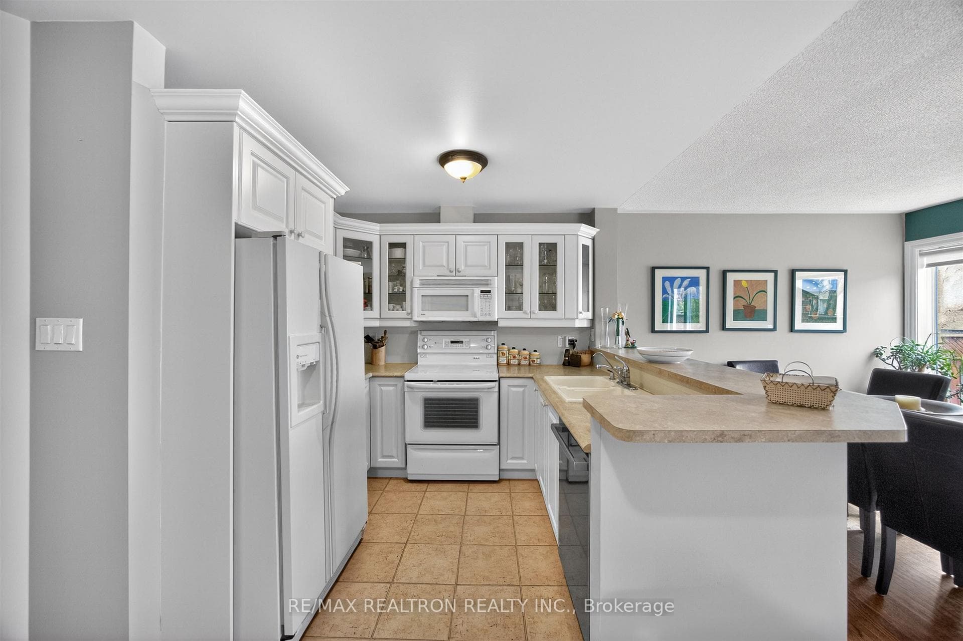 441 Heddle Crescent photo 10