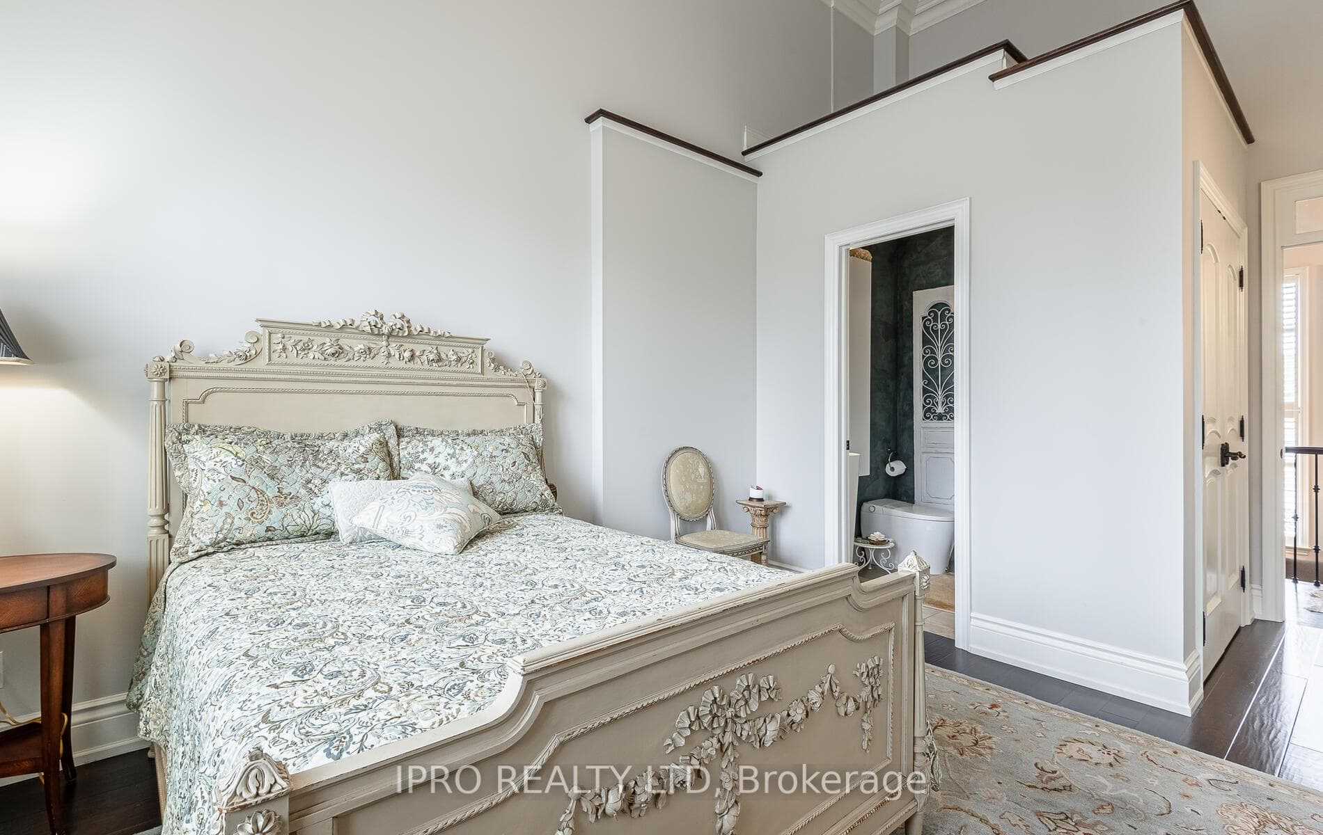 411 Seabourne Drive photo 15