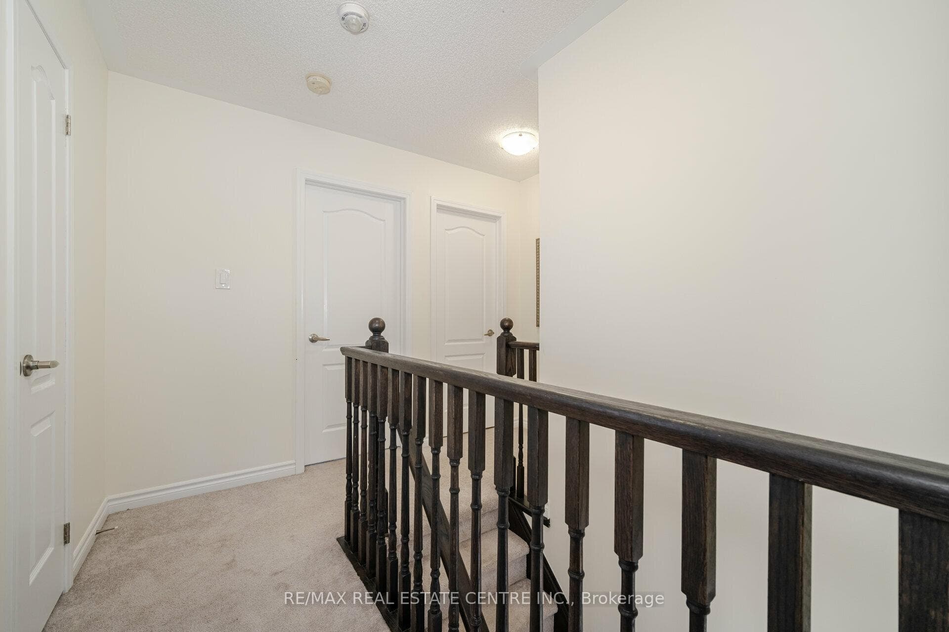 261 Eves Gate photo 20