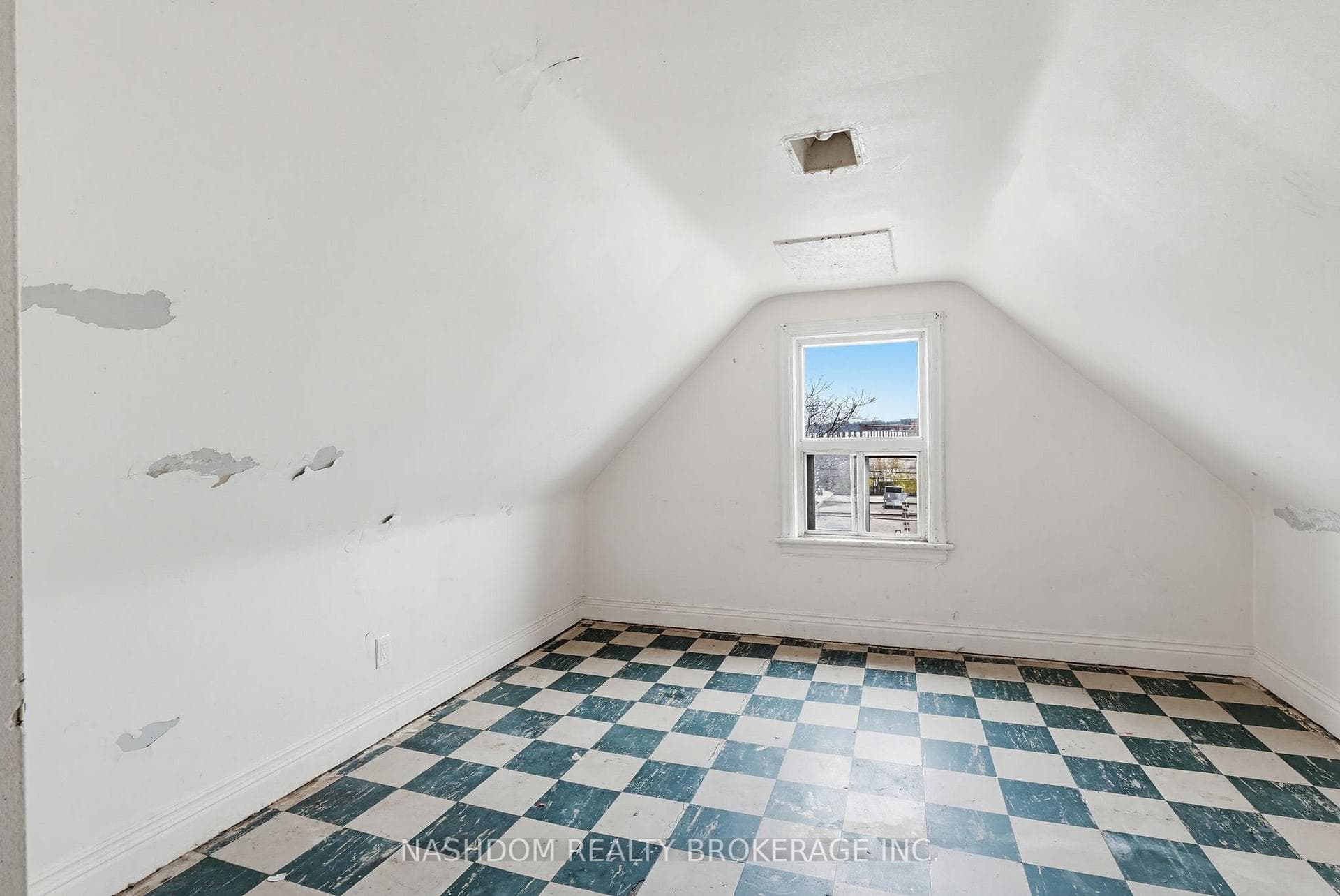 39 Munroe Street photo 19