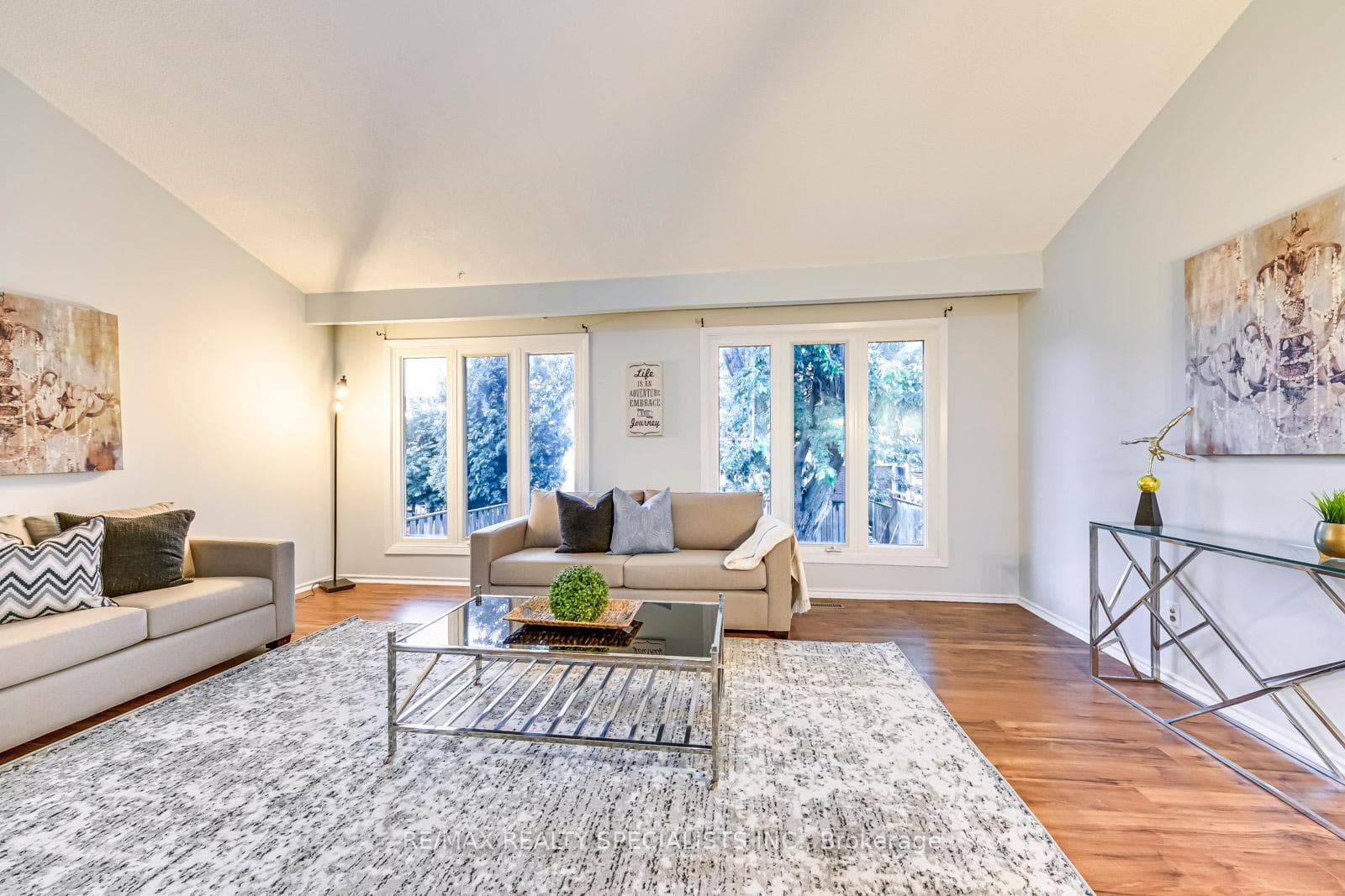 48 Camberley Crescent photo 11