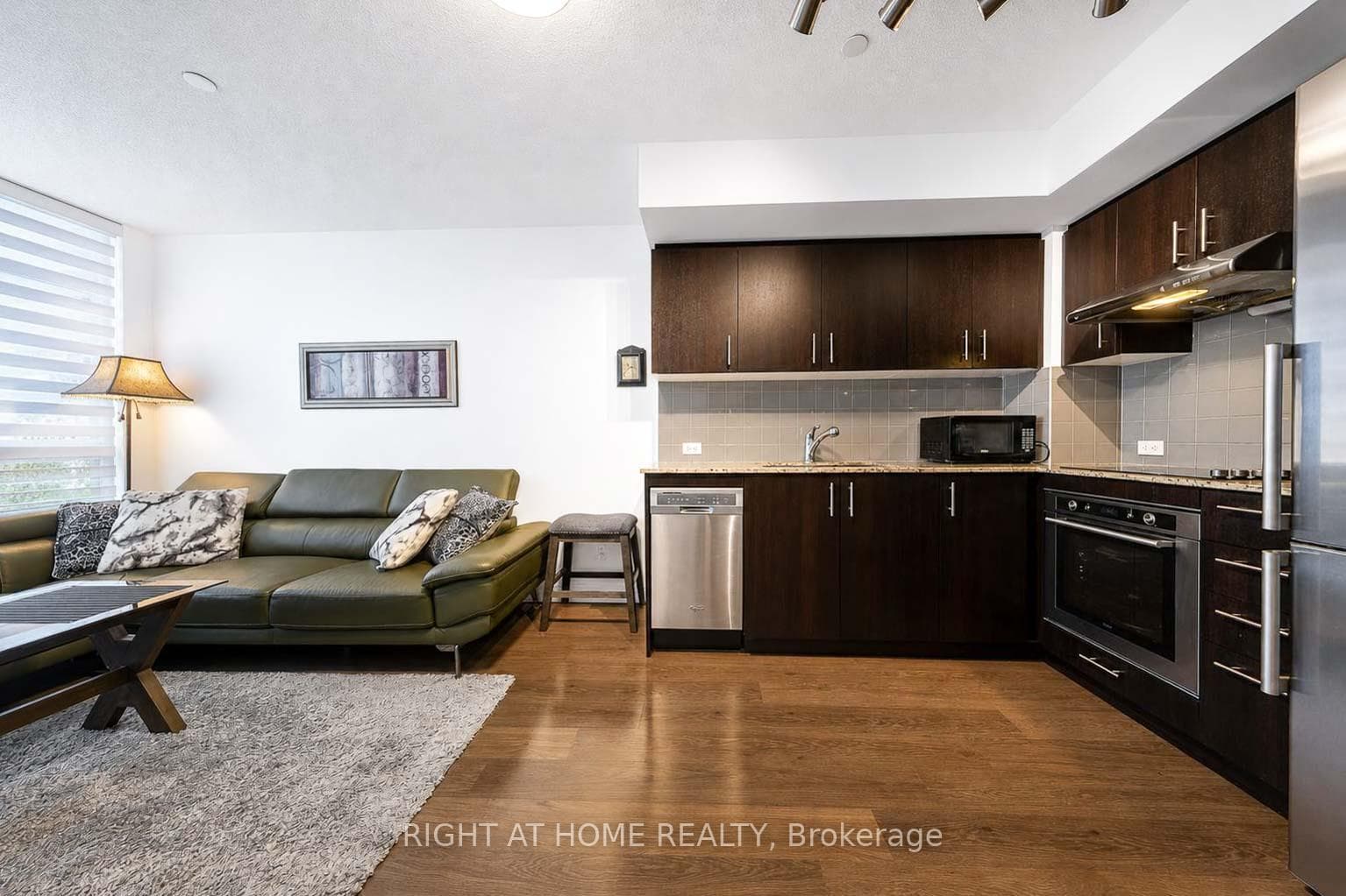 255 Village Green Square Unit 606 photo 11