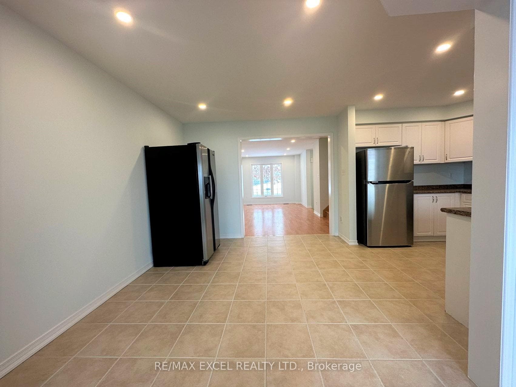 588 Hoover Park Drive photo 5