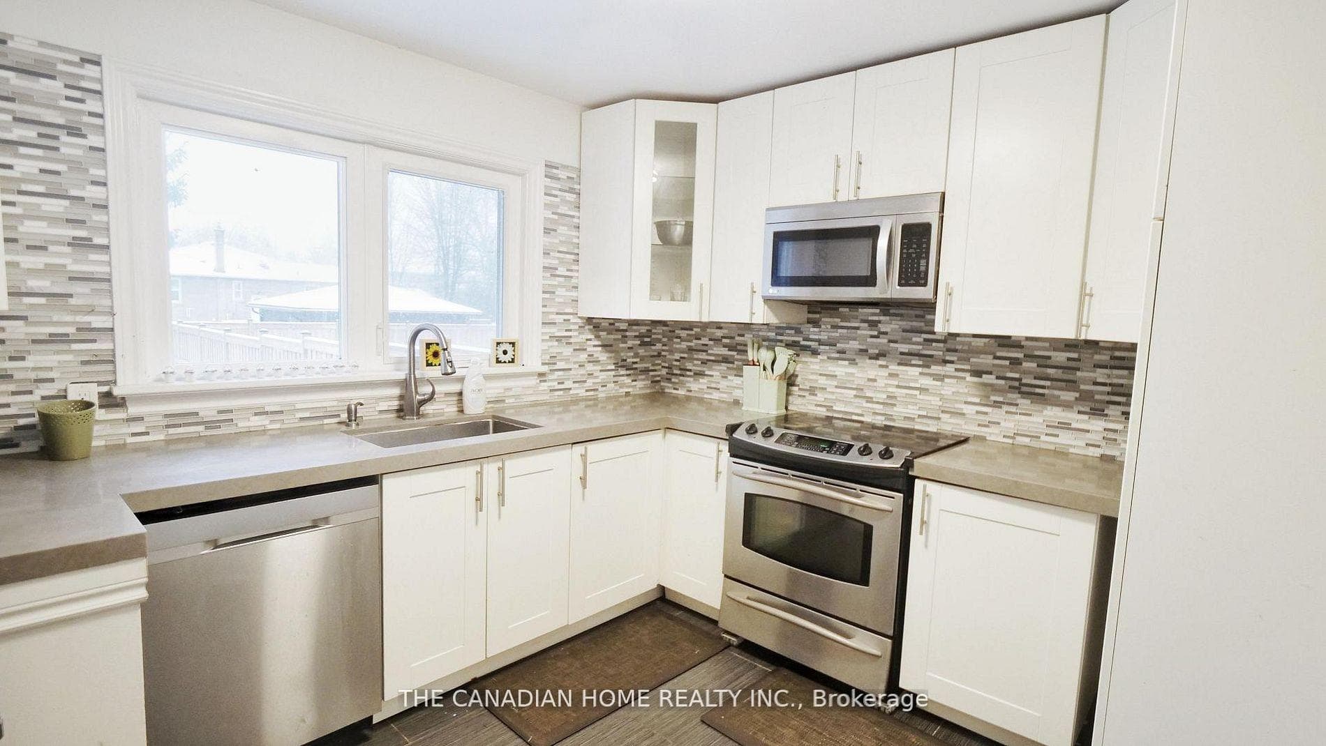 174 Patricia Avenue photo 3