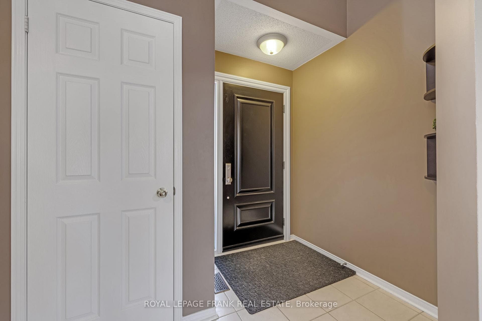 929 Glenbourne Court photo 12