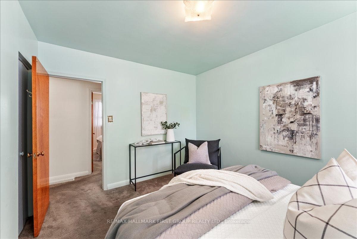 32 Linton Avenue photo 18