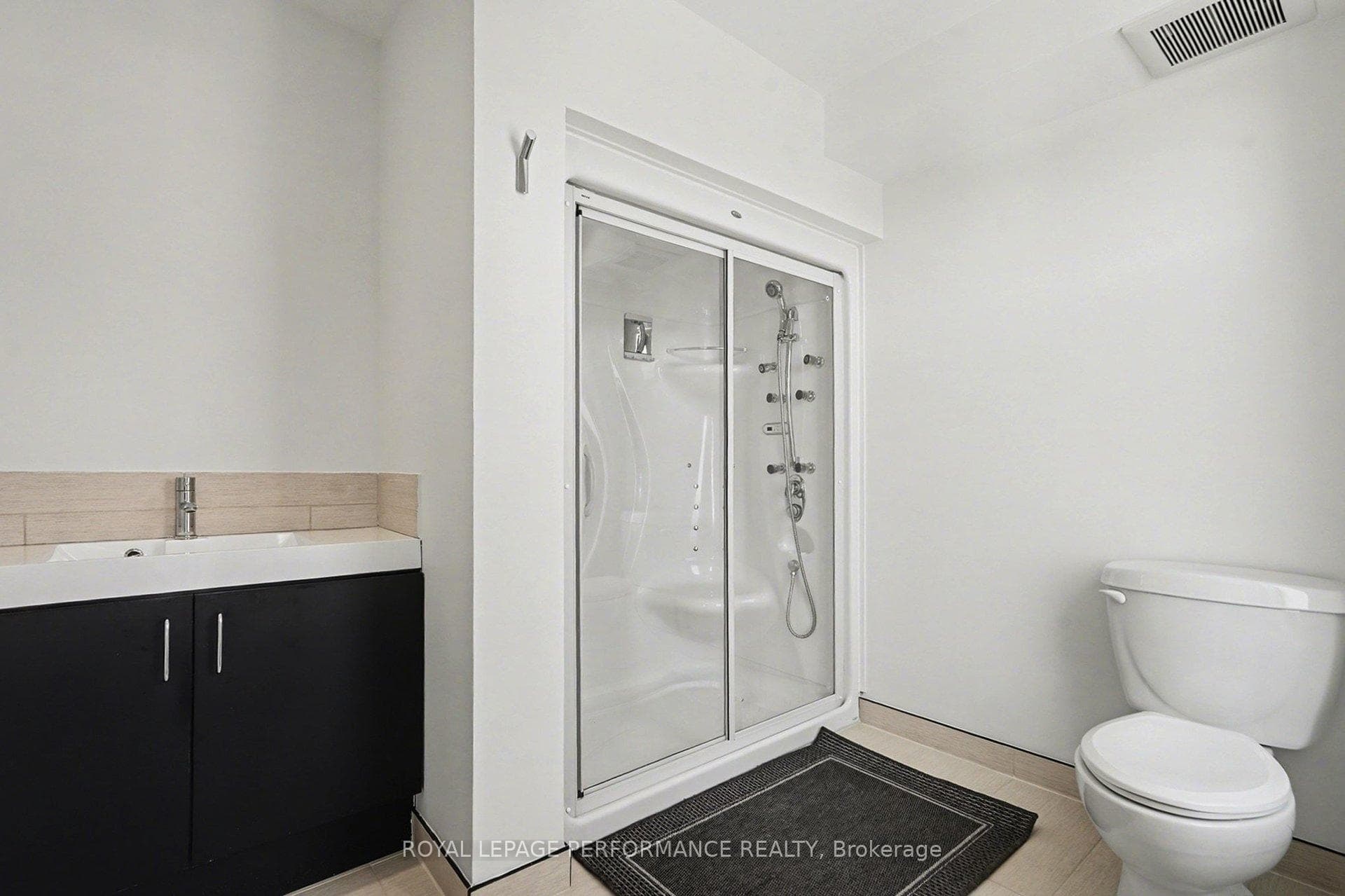 Private esuite with Steam shower