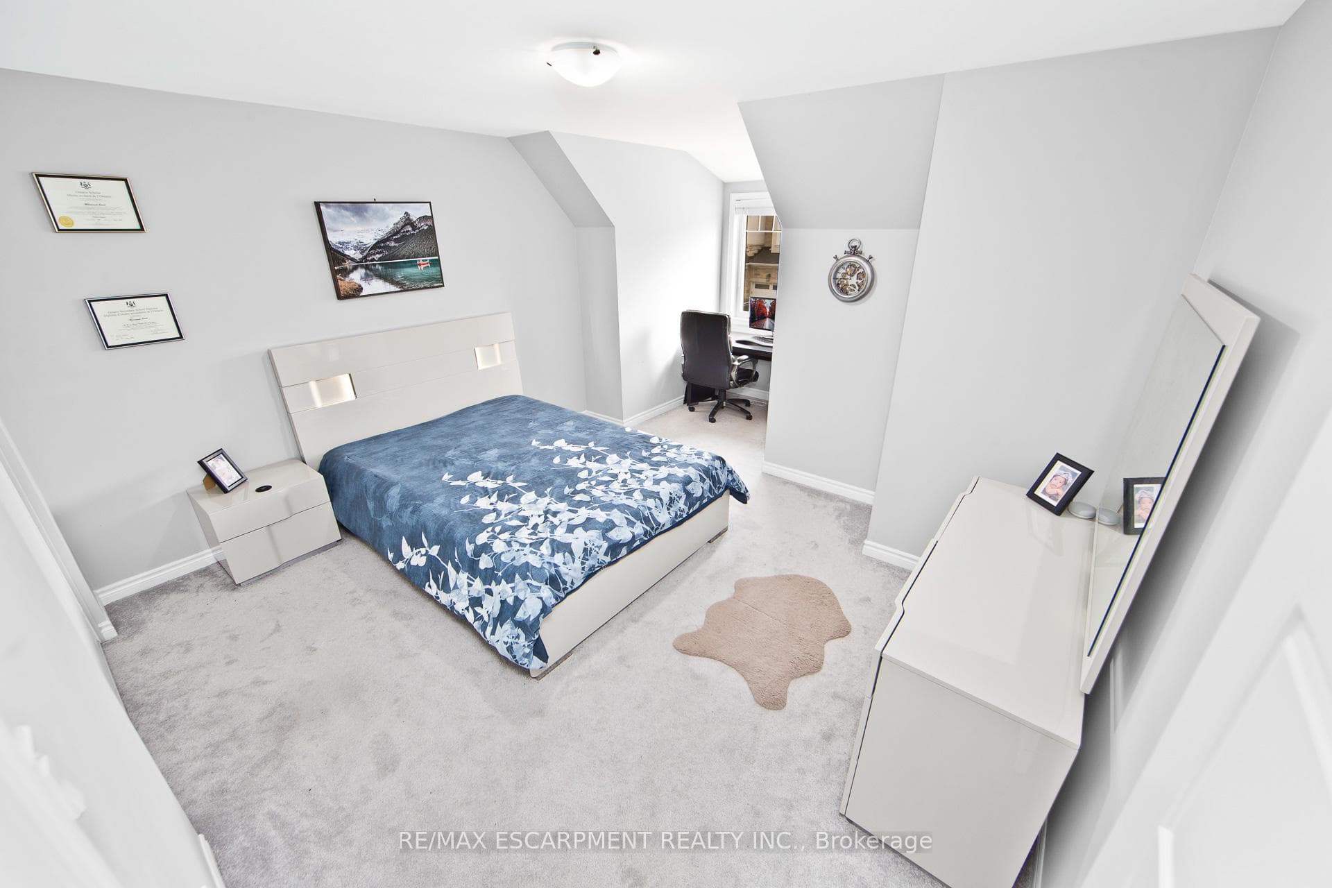 307 Hinton Terrace photo 18