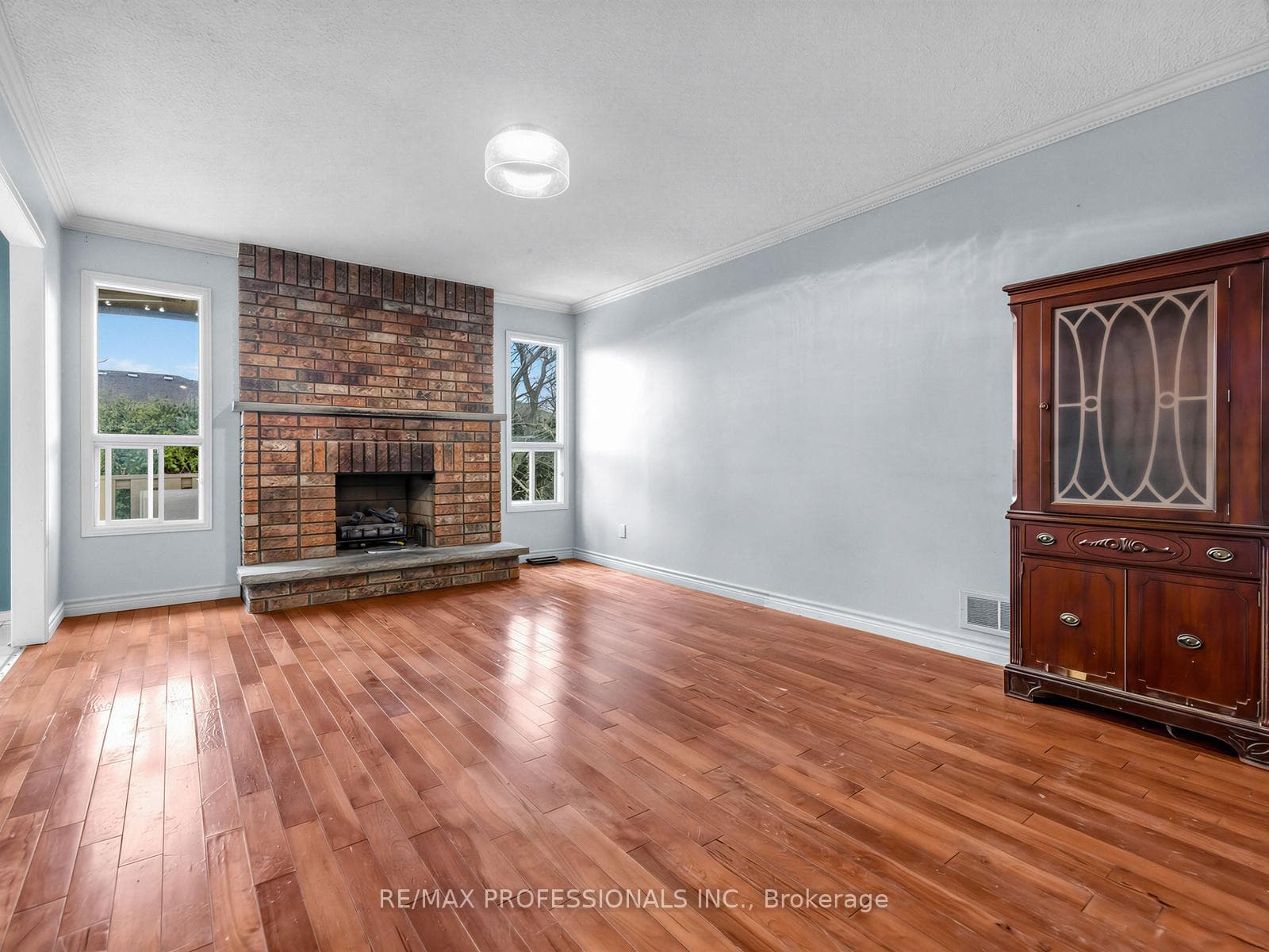 5 Coates Crescent photo 7