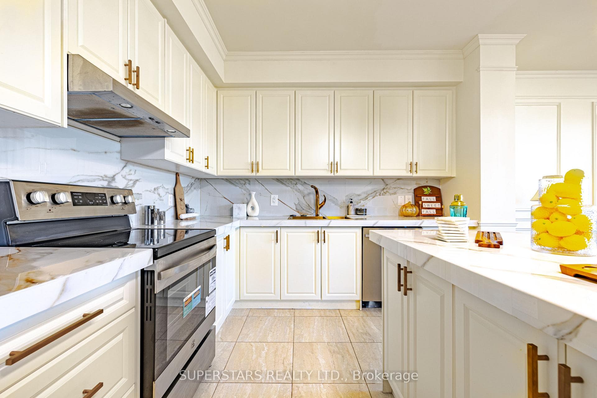 56 Chelliah Court photo 8
