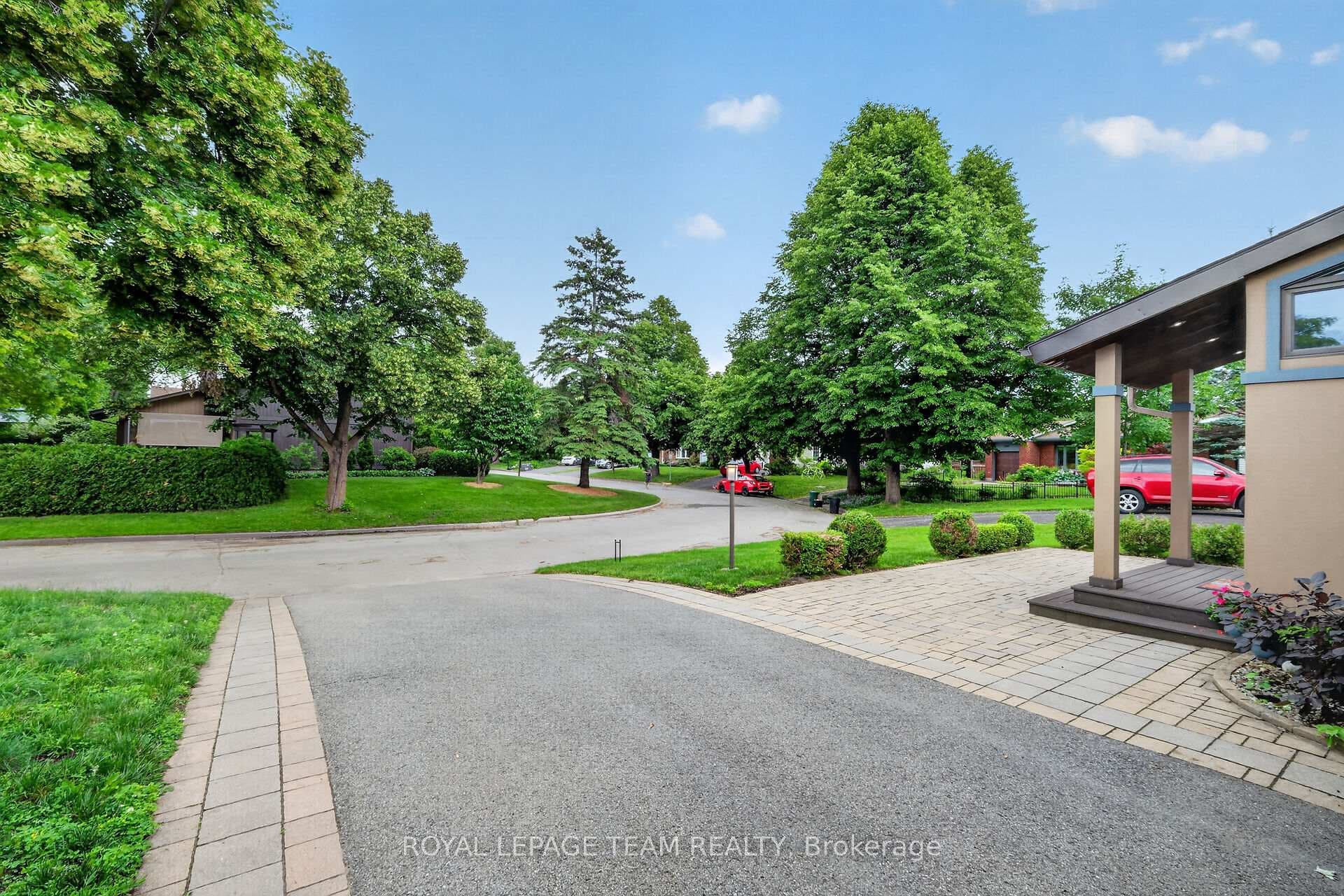 1282 Alloway Crescent photo 49