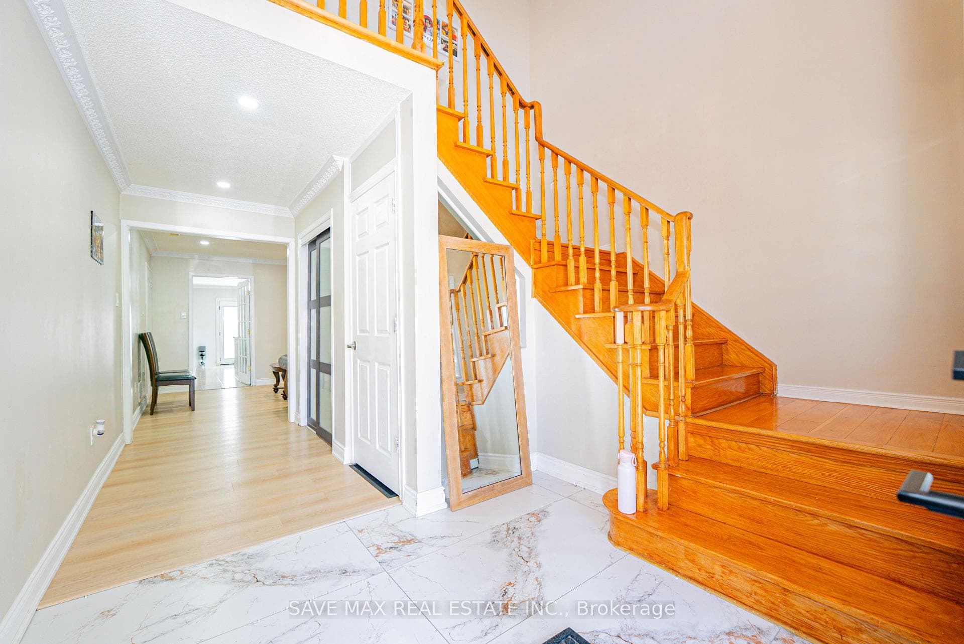 18 Salonica Road Unit Upper photo 4