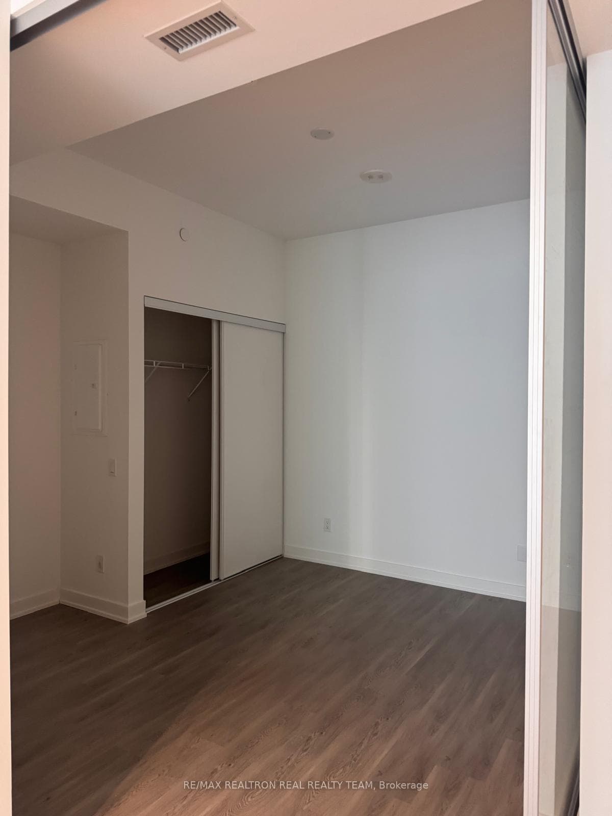 8 Wellesley Street Unit 607 photo 25