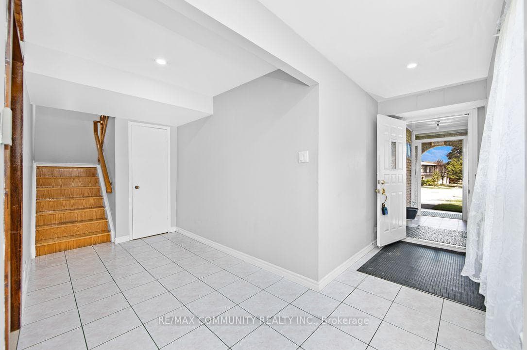 17 Tineta Crescent photo 2
