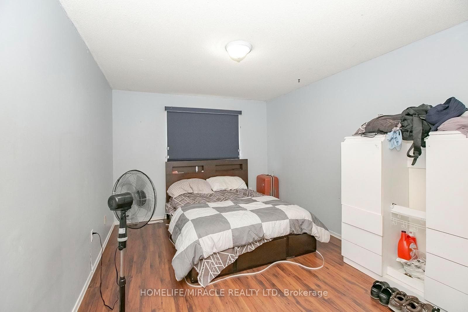 47 Longbourne Crescent photo 32