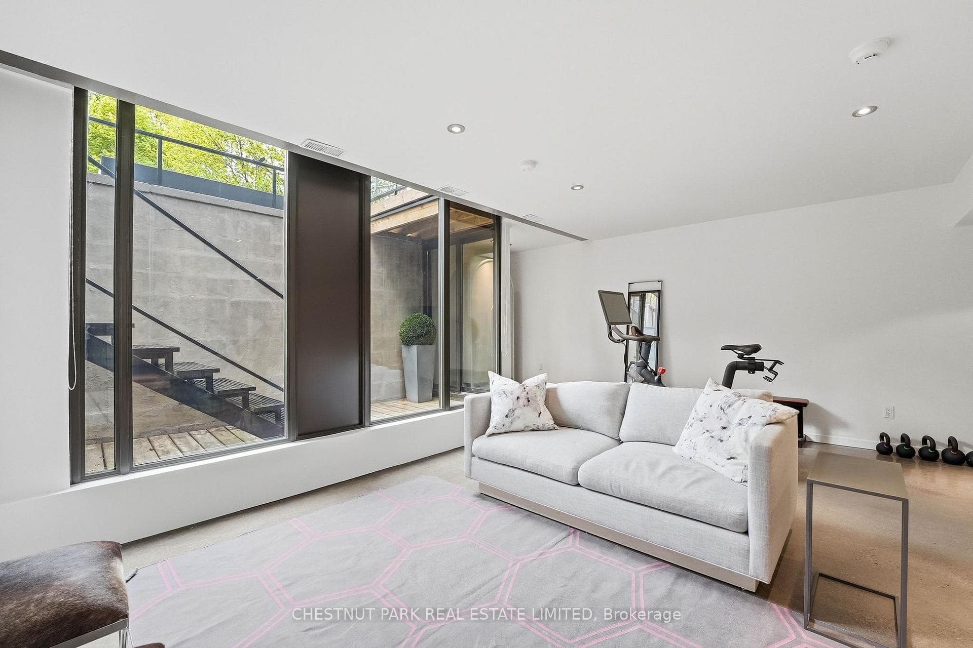 154 Cottingham Street photo 20