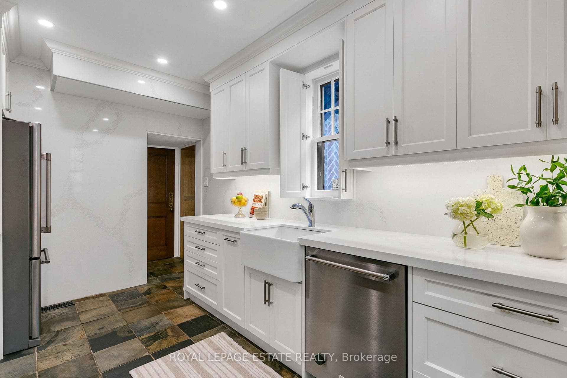 12 King Georges Road photo 14