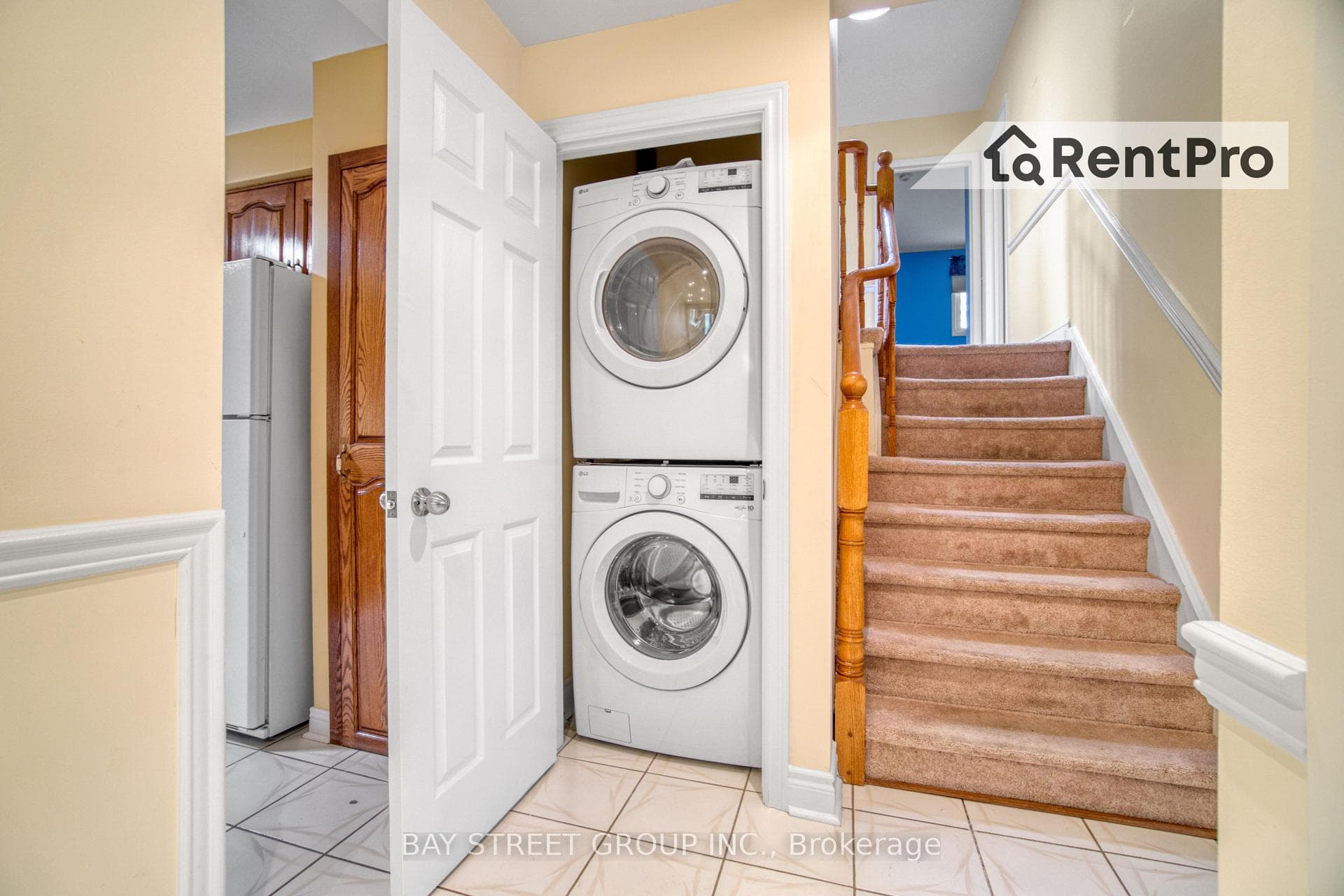 360 Chantenay Dr Drive Unit Upper photo 35
