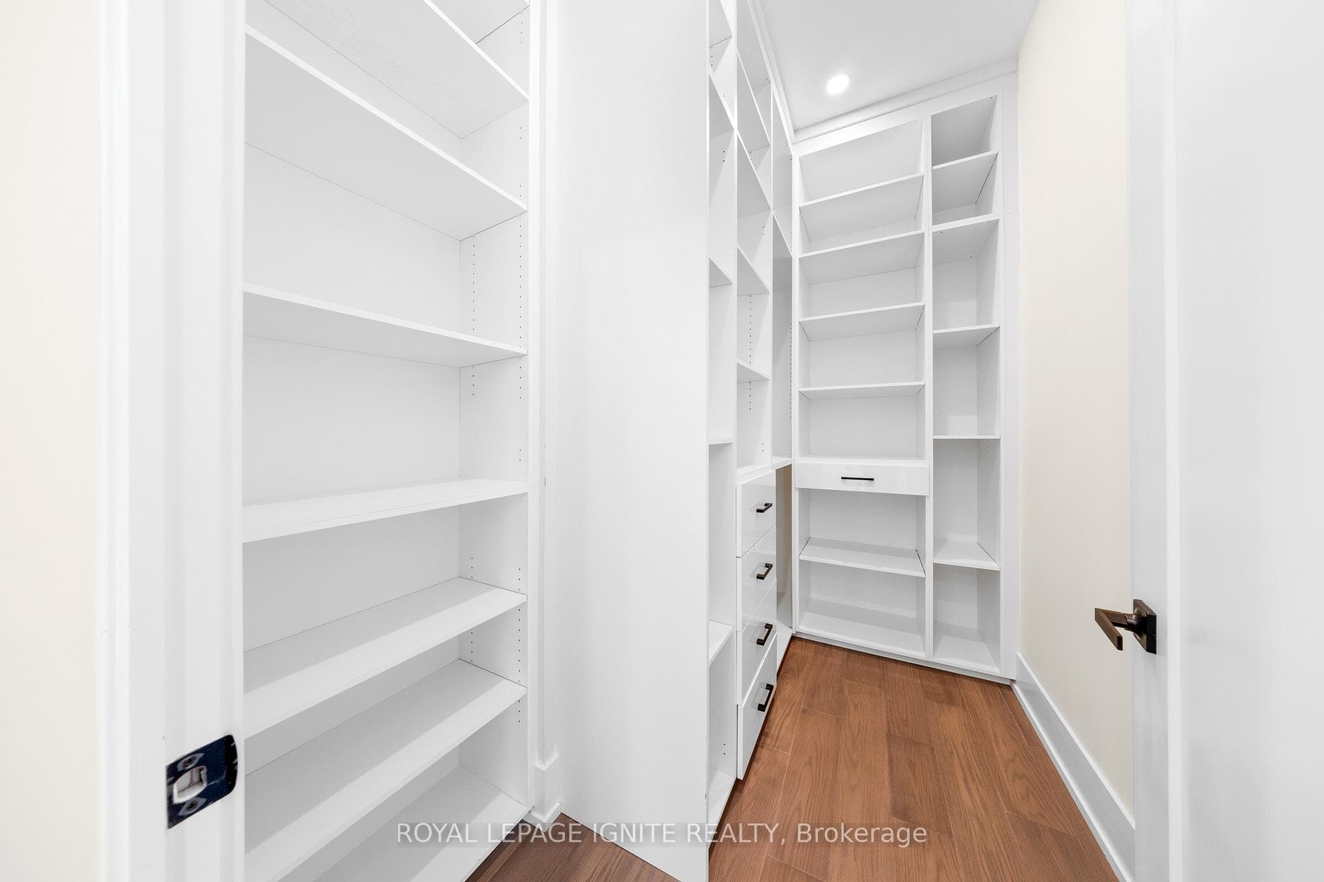 1 Spruceview Place photo 16