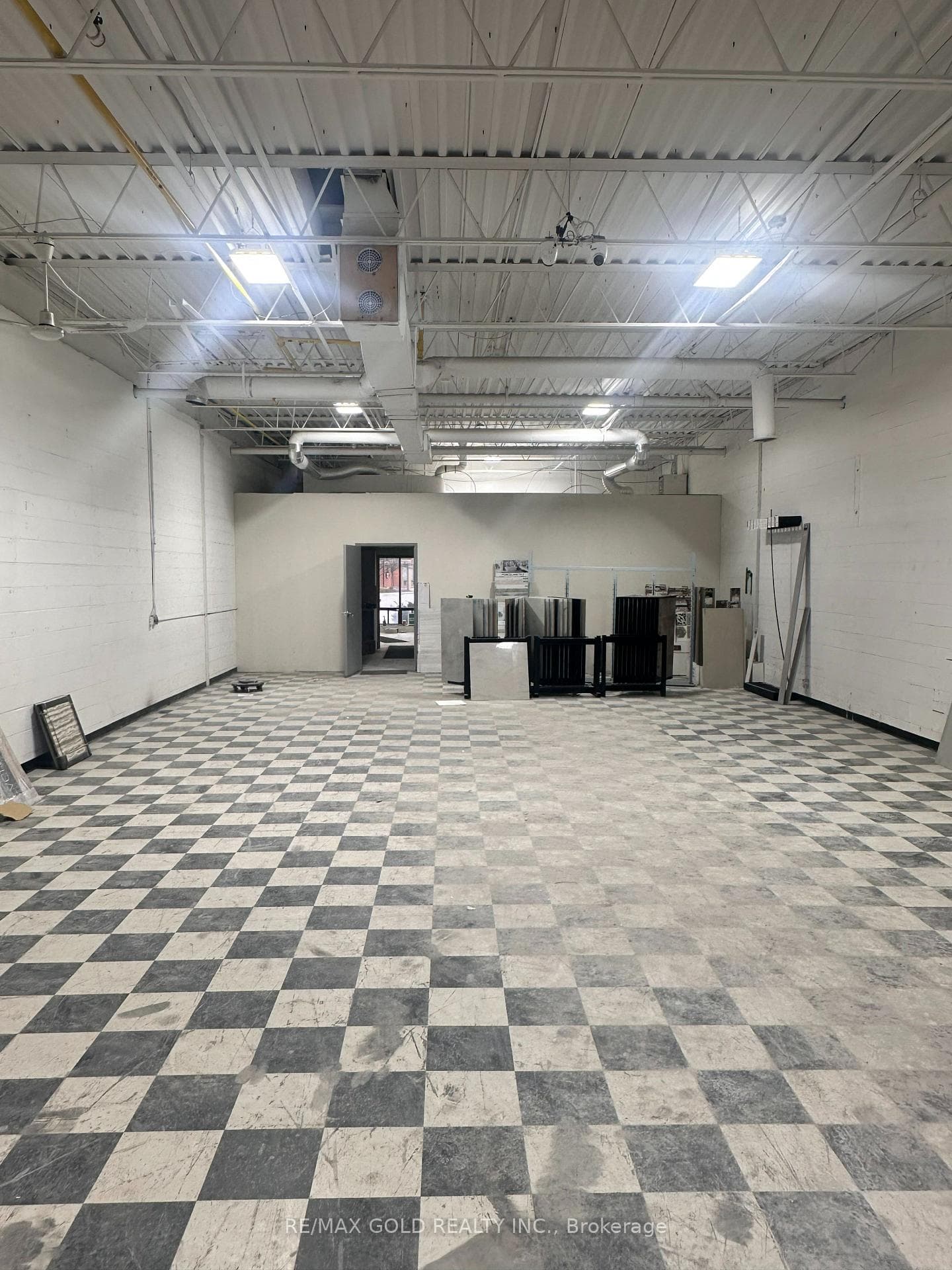 1200 Aerowood Drive Unit 12A photo 4