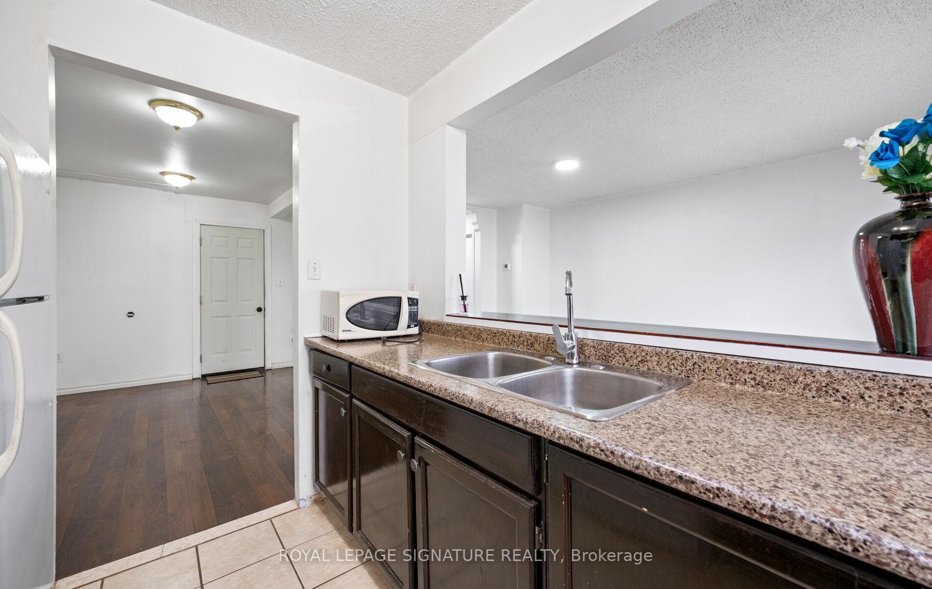 262 KENORA Avenue Unit 2 photo 20