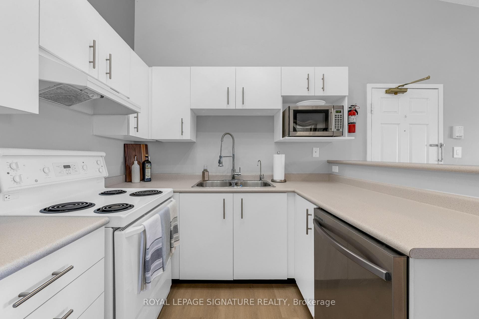 4005 Kilmer Drive Unit 410 photo 11