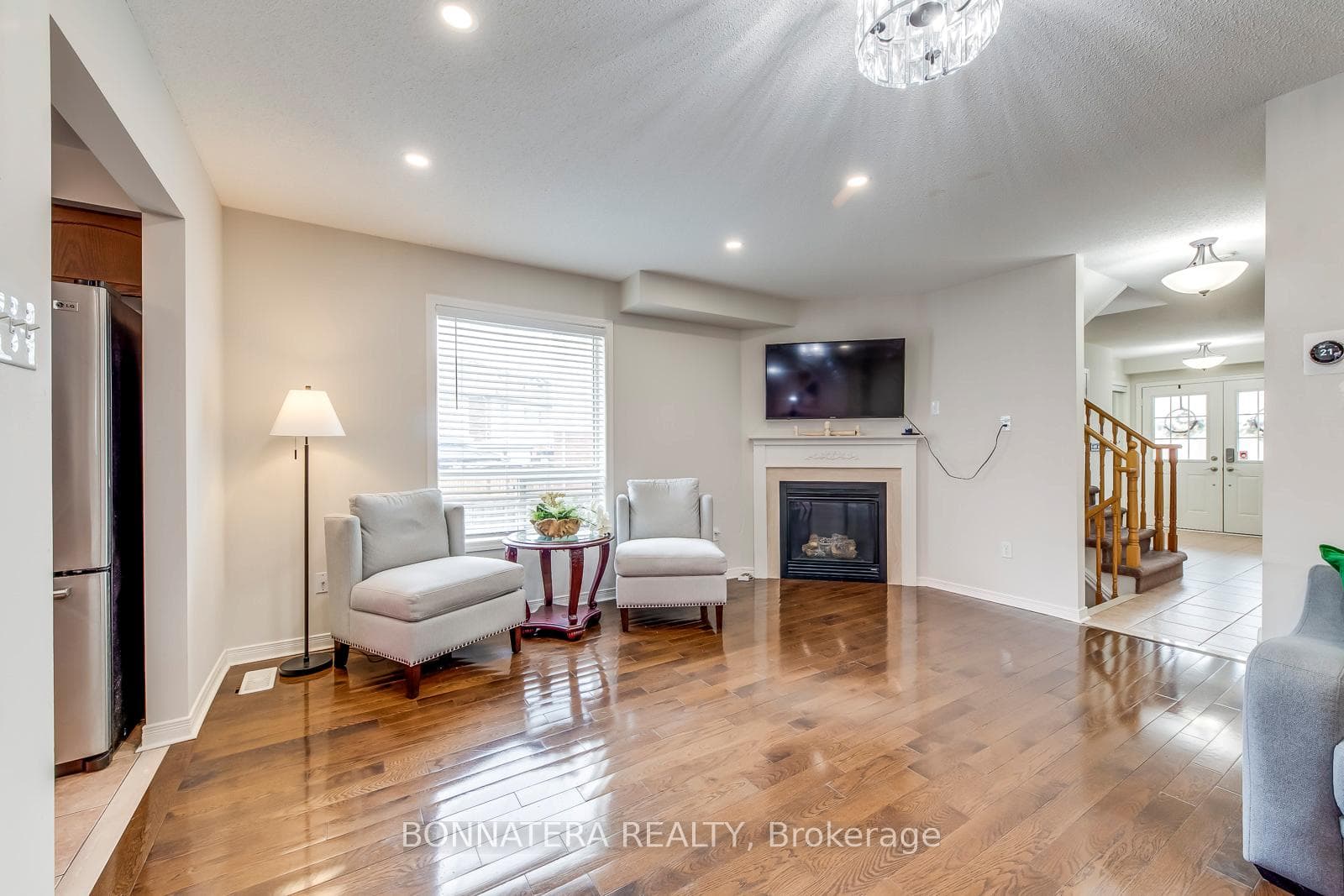 411 Hobbs Crescent photo 10