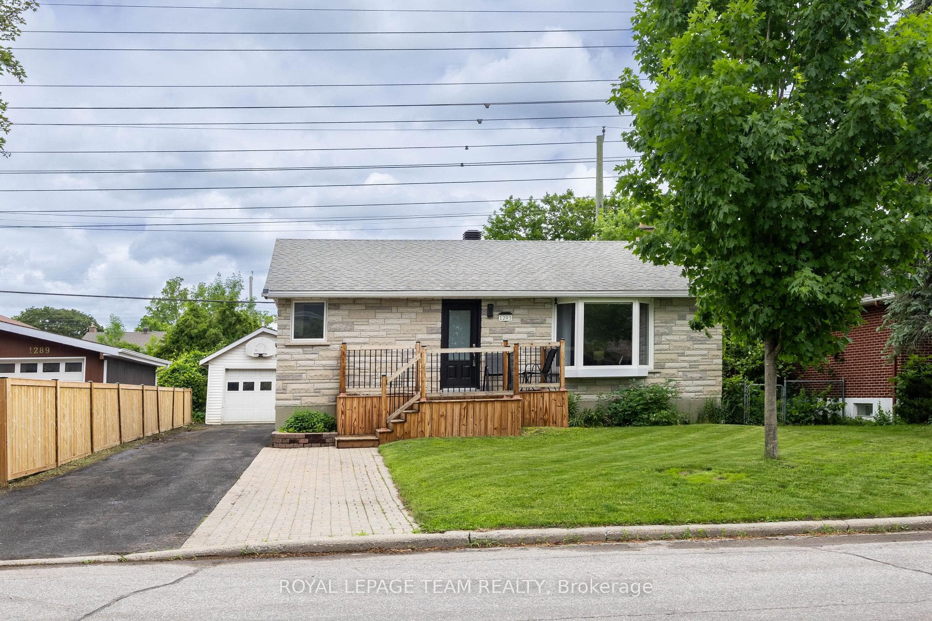 1293 Woodside Drive photo 1