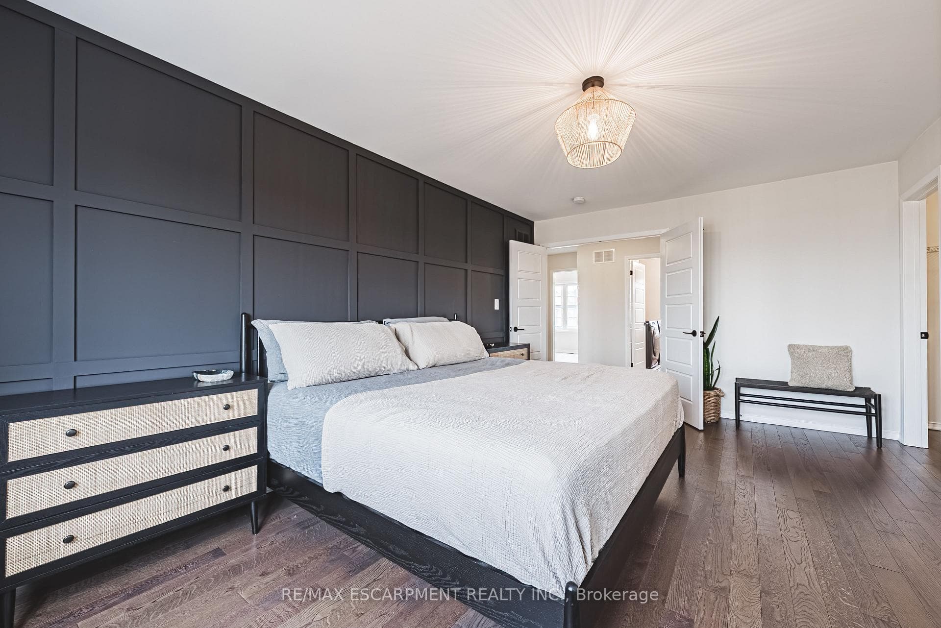 249 Kinsman Drive photo 32