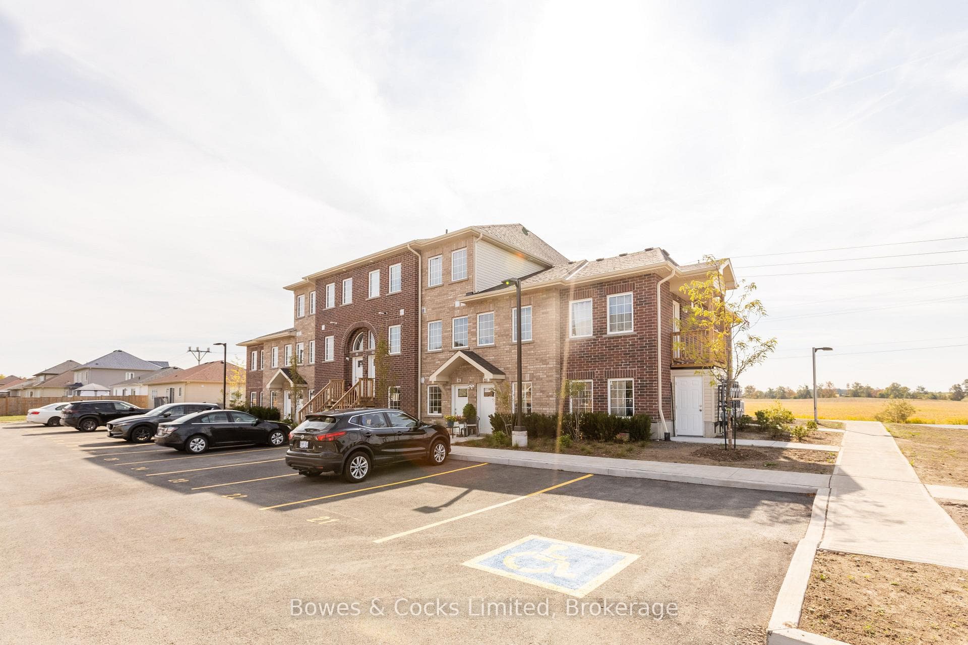 50 Maple Avenue Unit 102 photo 2