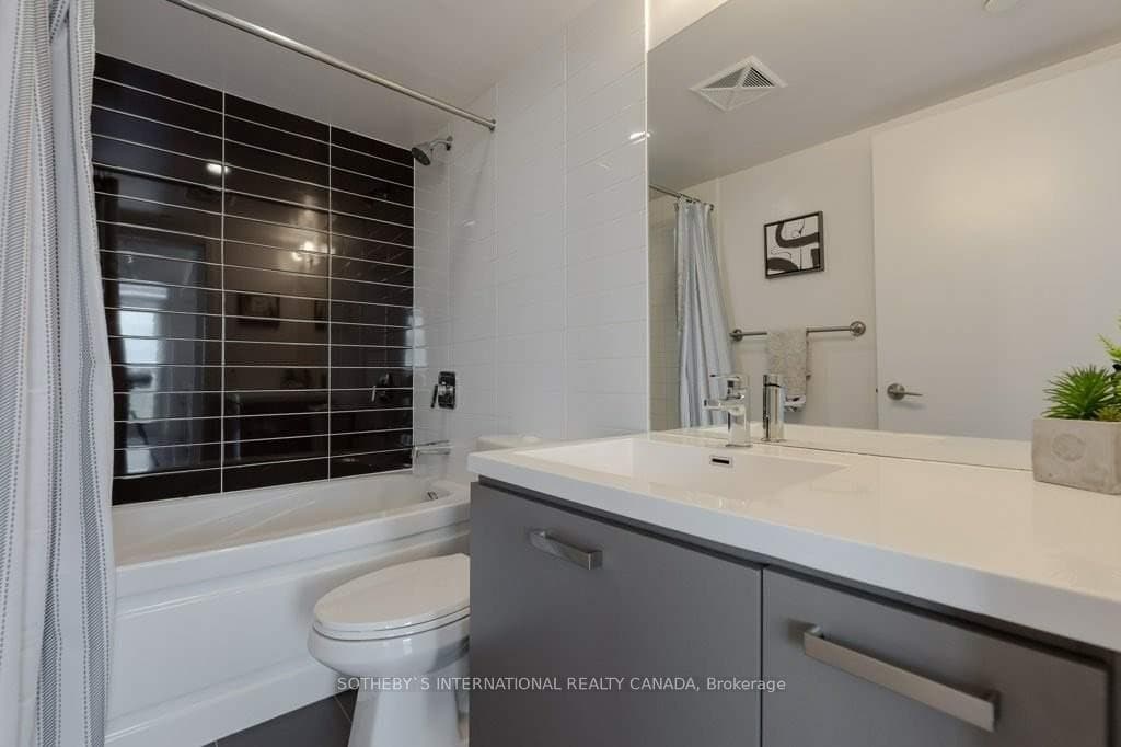 125 Redpath Avenue Unit 1710 photo 22