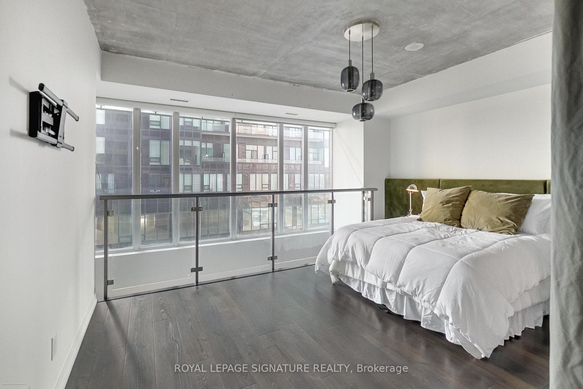 150 East Liberty Street Unit 811 photo 21