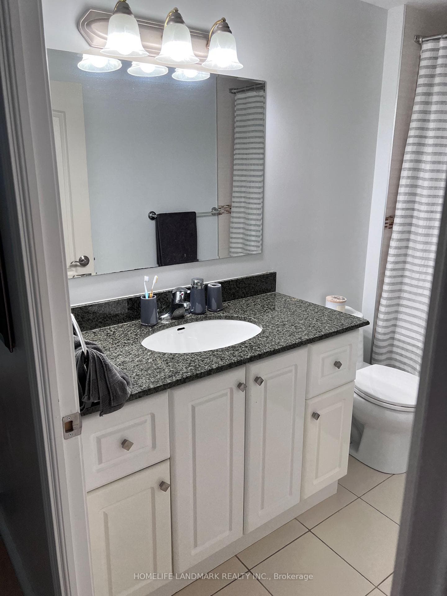 263 Wellington Street Unit 1104 photo 17