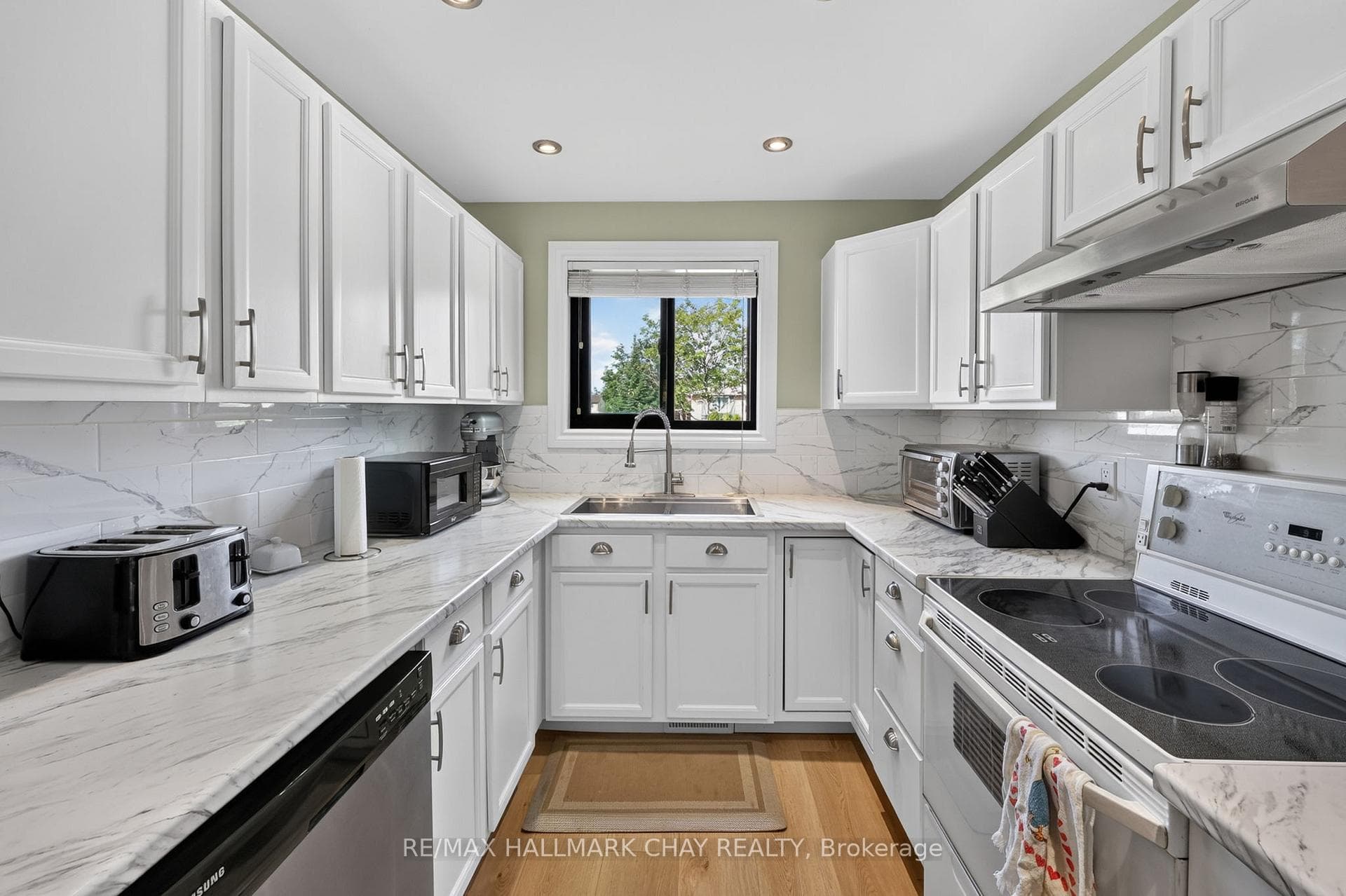 243 Letitia Street photo 19