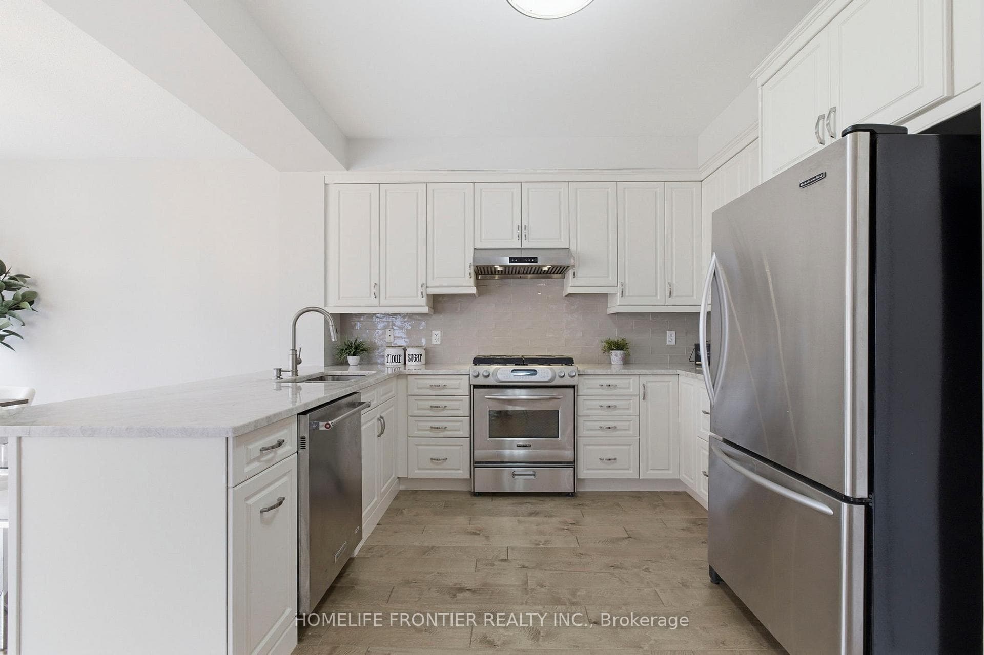 Features Quartzite Counters