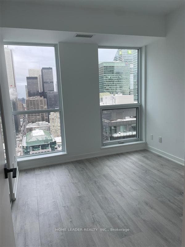 327 King Street West Street Unit 3708 photo 4