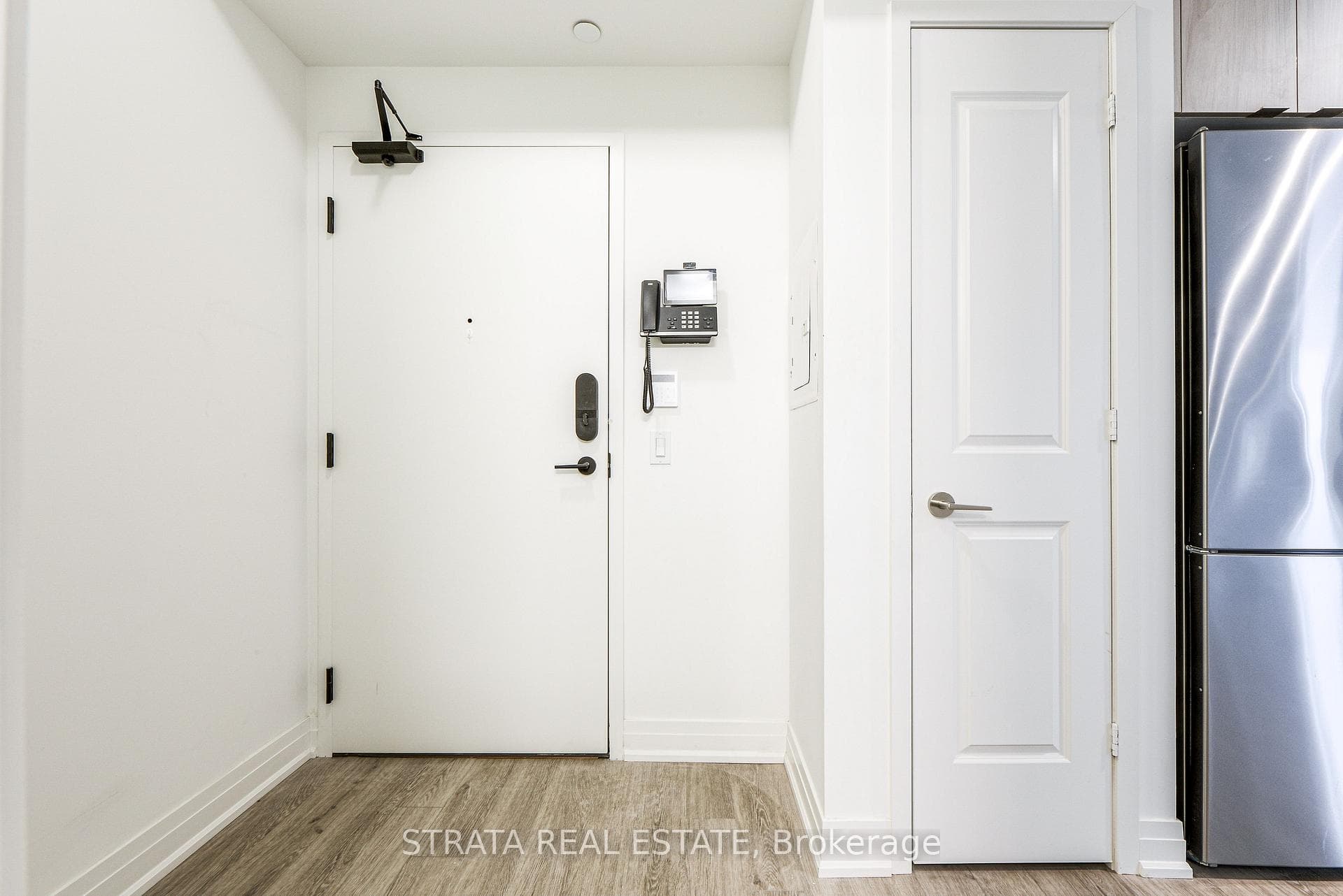 100 Dalhousie Street Unit 3804 photo 2