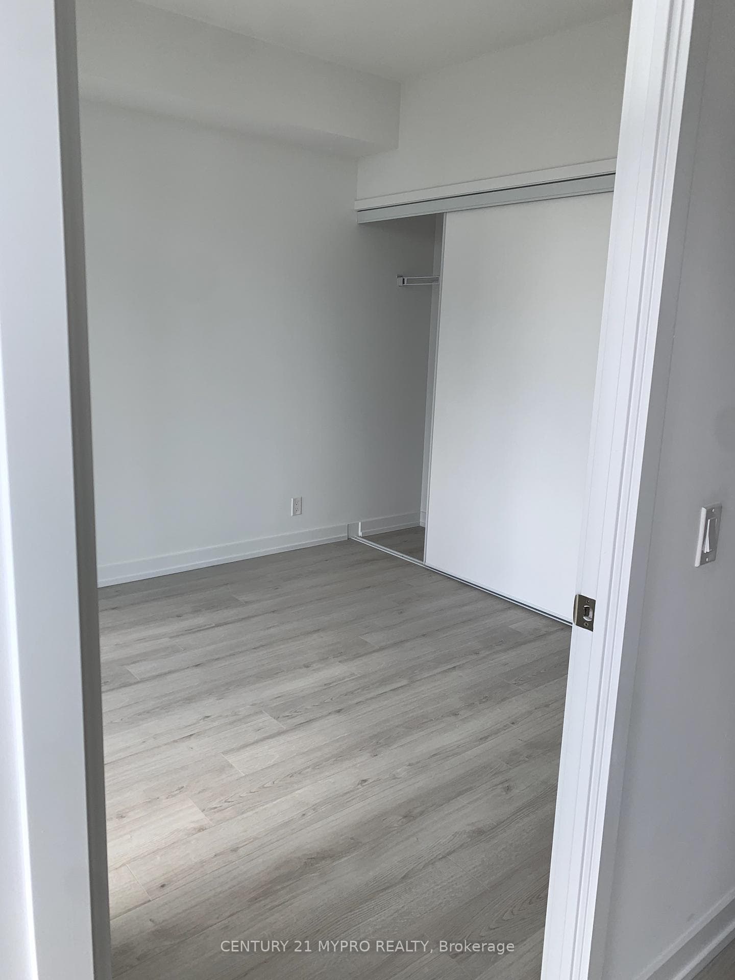 33 Helendale Avenue Unit 2509 photo 2