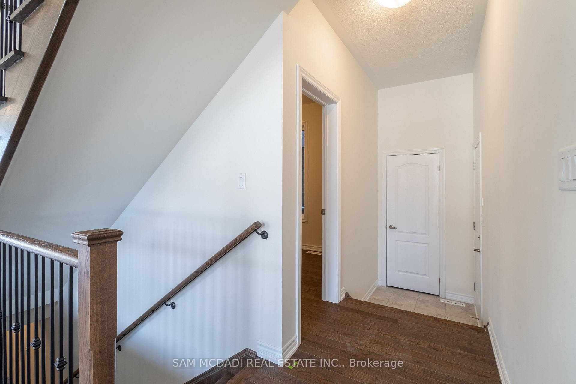 2151 Hallandale Street photo 8