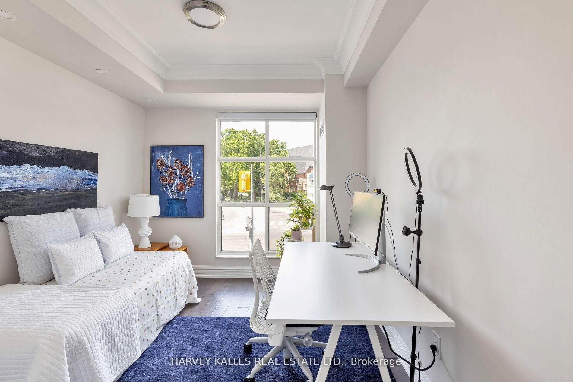 3085 Bloor Street Unit 212 photo 33