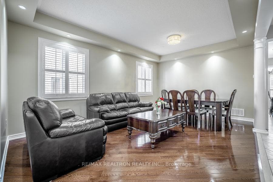 110 Riverwalk Drive photo 9