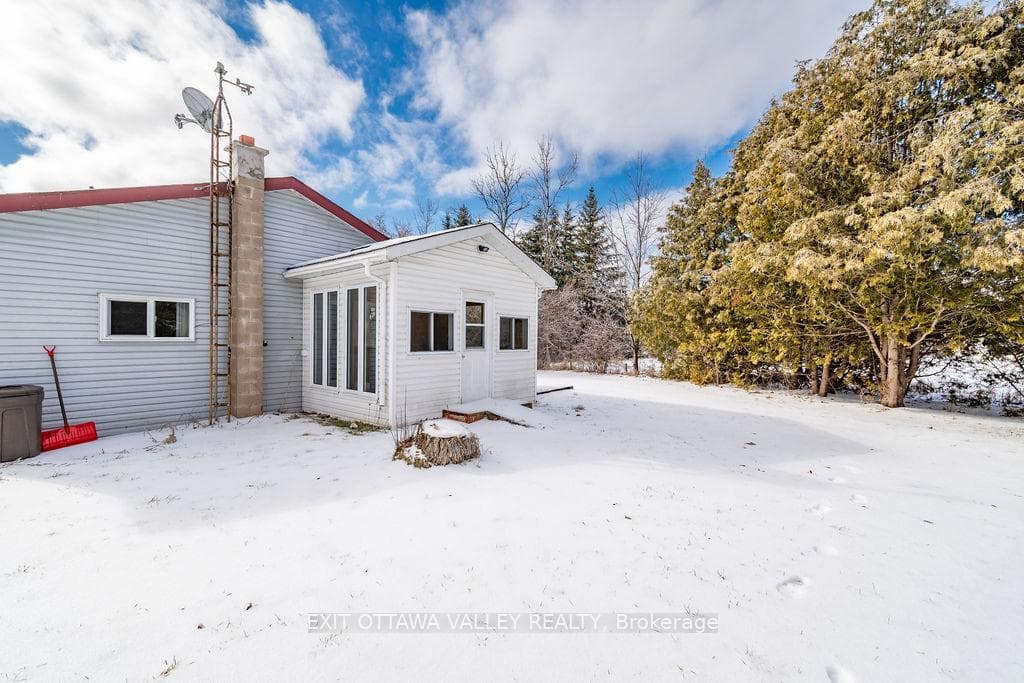 18 Dandelion Drive photo 43