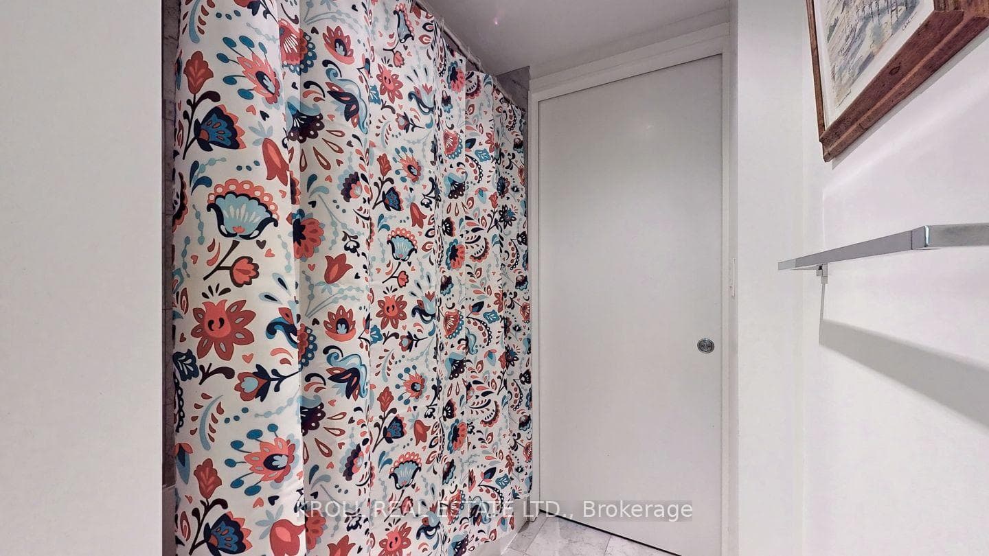 12 York Street Unit 3107 photo 9